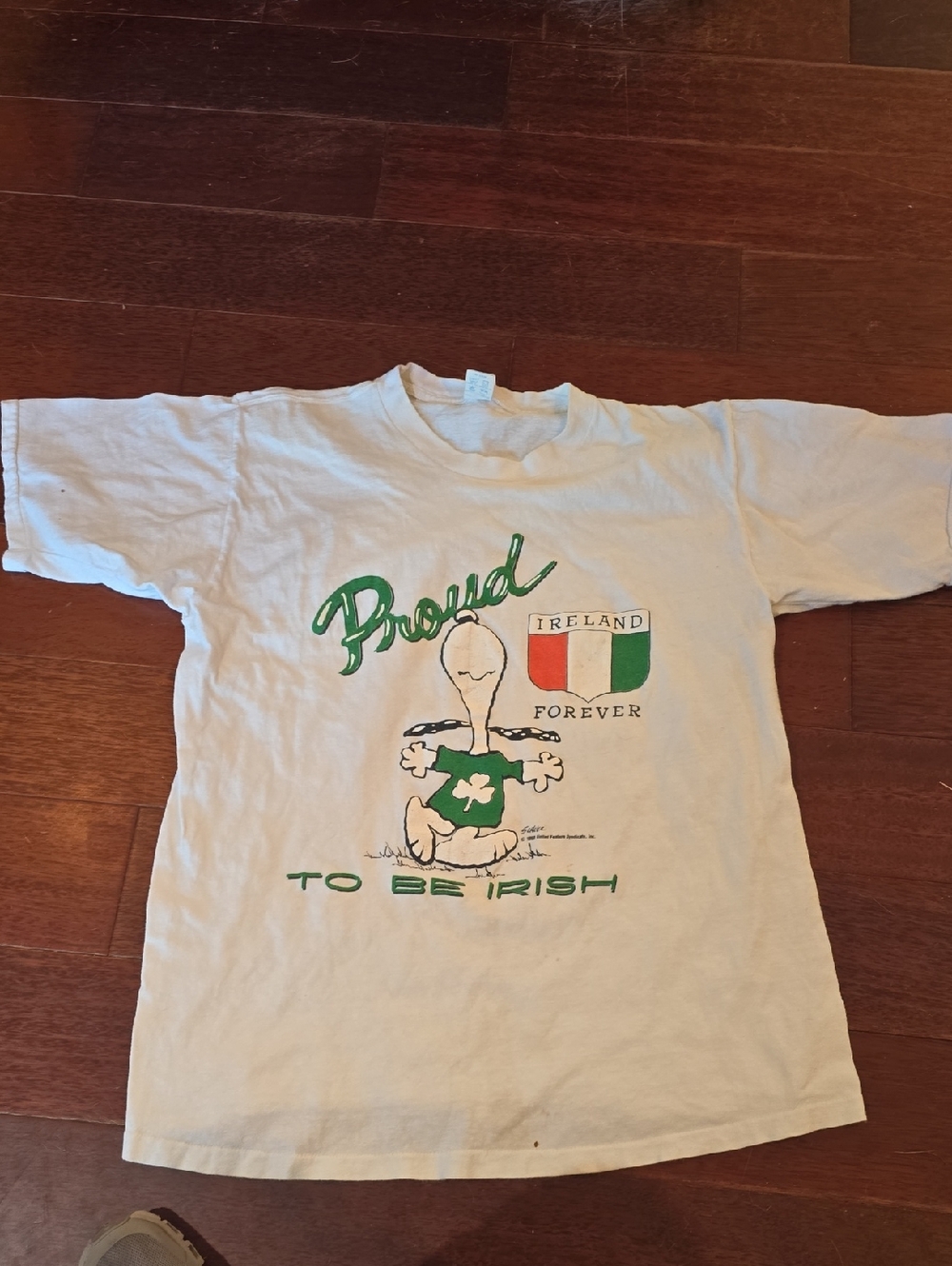 Vintage Snoopy 'Proud To Be Irish' Graphic Tee - Green & Cream Sz-L